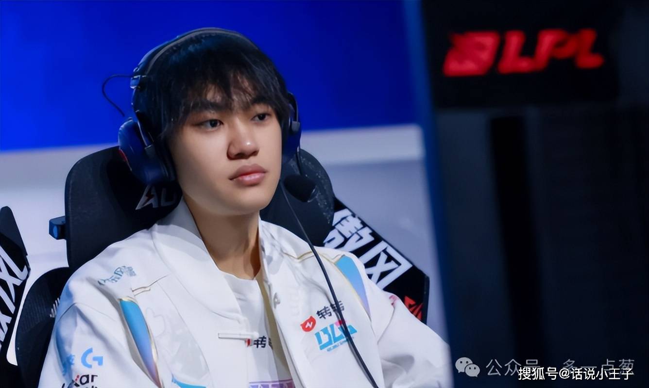 出色防守引发热议!,Rookie在FPX比赛中出色发挥热度持续攀升 出色防守引发热议!,Rookie在FPX比赛中出色发挥热度持续攀升